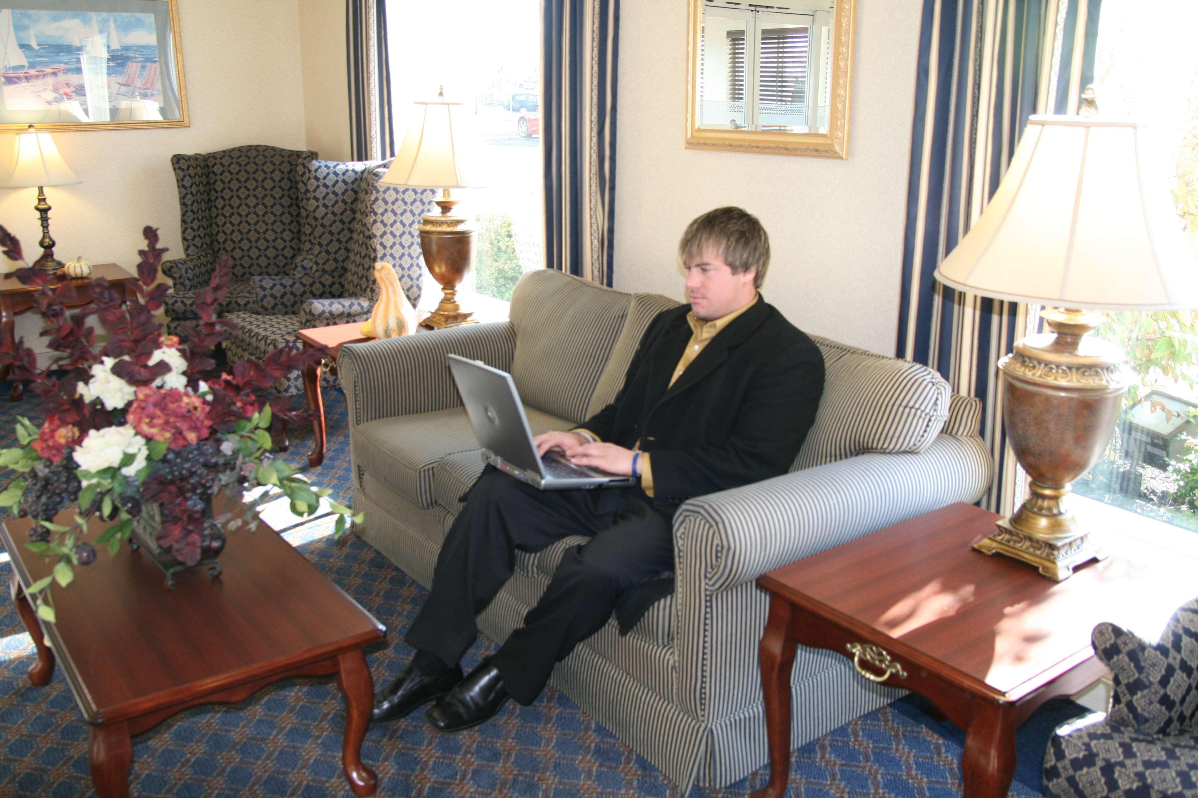 Hampton Inn Sandusky-Central Room photo